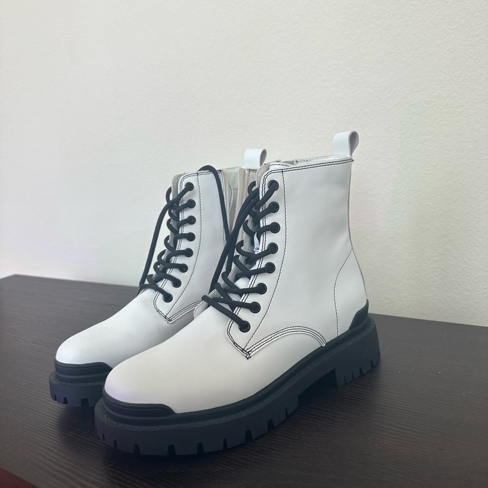 NEW Aqua White Leather Combat Boots - Picture 8 of 9